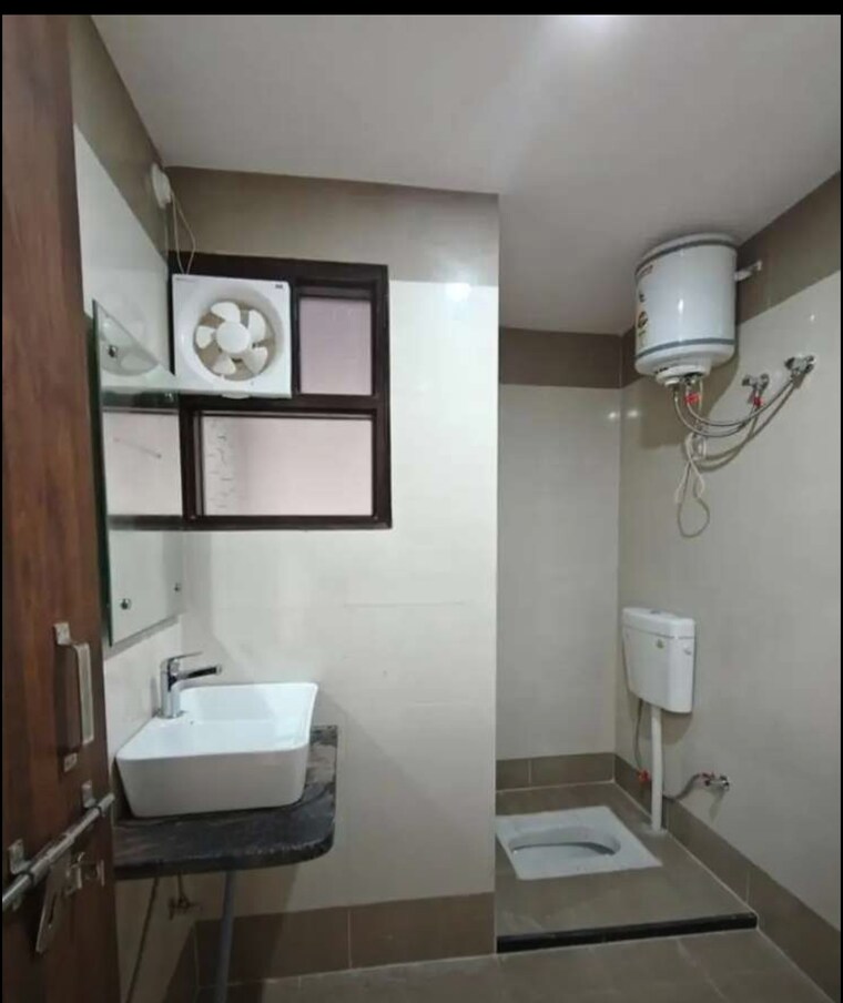 Bathroom, indira nagar 3 Bedroom 1200 Sq.Ft. Independent House In Indira Nagar Lucknow 9318743