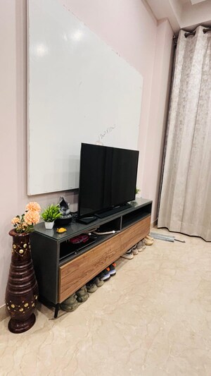 Bedroom in 4 BHK Apartment at Bancourt Apartment, Sector 43 – for Rent