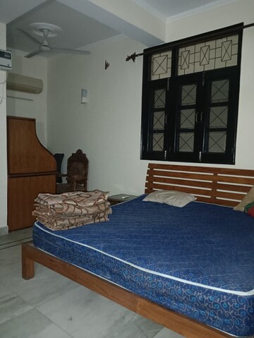 Bedroom in 4 BHK Apartment at Bancourt Apartment, Sector 43 – for Rent