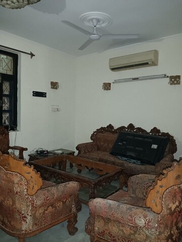 Living Room in 4 BHK Apartment at Bancourt Apartment, Sector 43 – for Rent