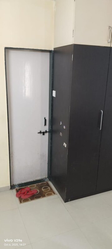 Room in 2 BHK Apartment at Shubh Meriton Towers, Ambegaon Budruk – for Rent