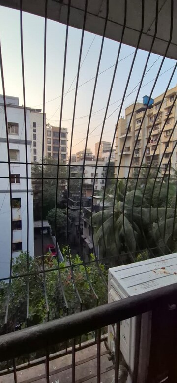 3 BHK Apartment – Exterior View View at Santacruz West - for Rent