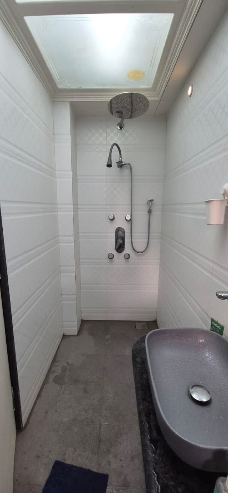 Bathroom, santacruz west 3 Bedroom 1200 Sq.Ft. Apartment In Santacruz West Mumbai 9318740