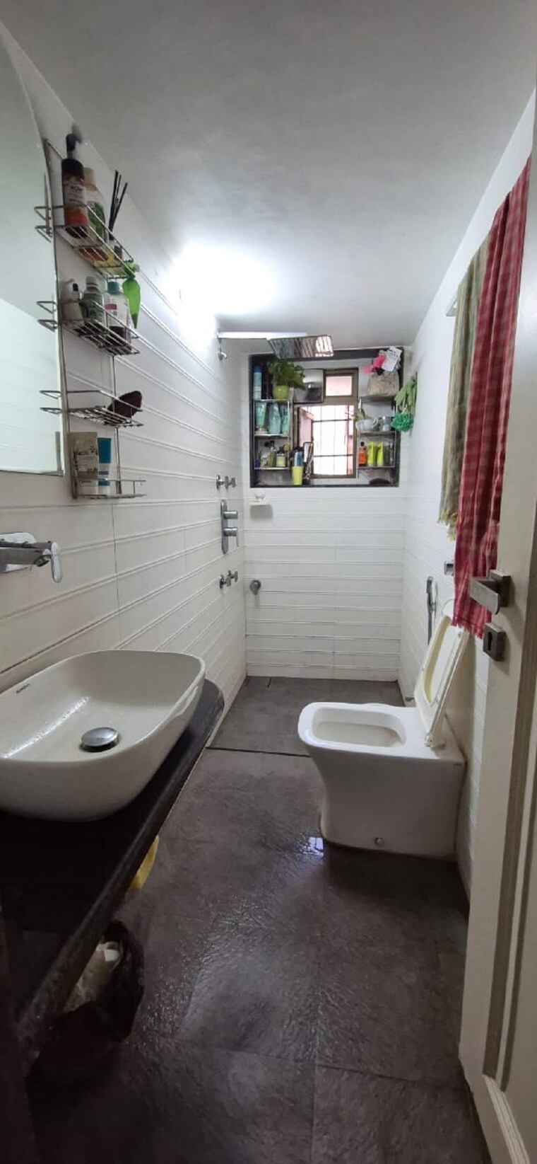 Bathroom, santacruz west 3 Bedroom 1200 Sq.Ft. Apartment In Santacruz West Mumbai 9318740