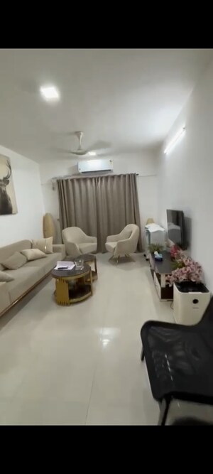 2 BHK Apartment For Rent in Sheth Vasant Oasis, Andheri East