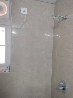 Room in 2 BHK Apartment at Tata Eureka Park, Sector 150 – for Rent