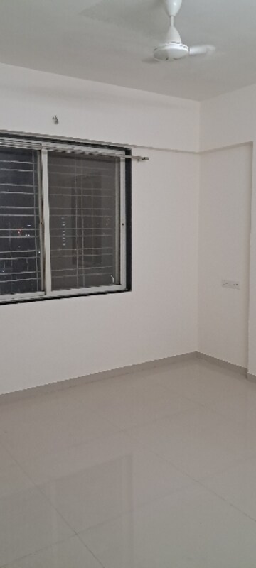 Room in 2 BHK Apartment at Shri Sainath Sentosa Pearl, Wakad – for Rent