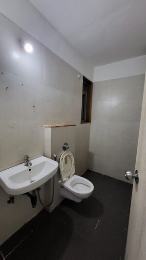 Bathroom in 1.5 BHK Apartment at Lodha Palava Casa Rio Caspiana, Dombivli East – for Rent