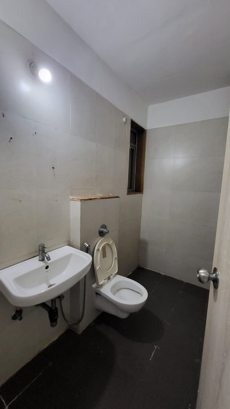 Bathroom, lodha-palava-casa-rio-caspiana 1.5 Bedroom 585 Sq.Ft. Apartment In Dombivli East Thane 9318750