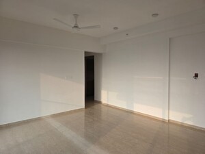 Room in 3 BHK Apartment at Bandra West – for Rent