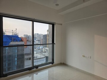 Room in 3 BHK Apartment at Bandra West – for Rent