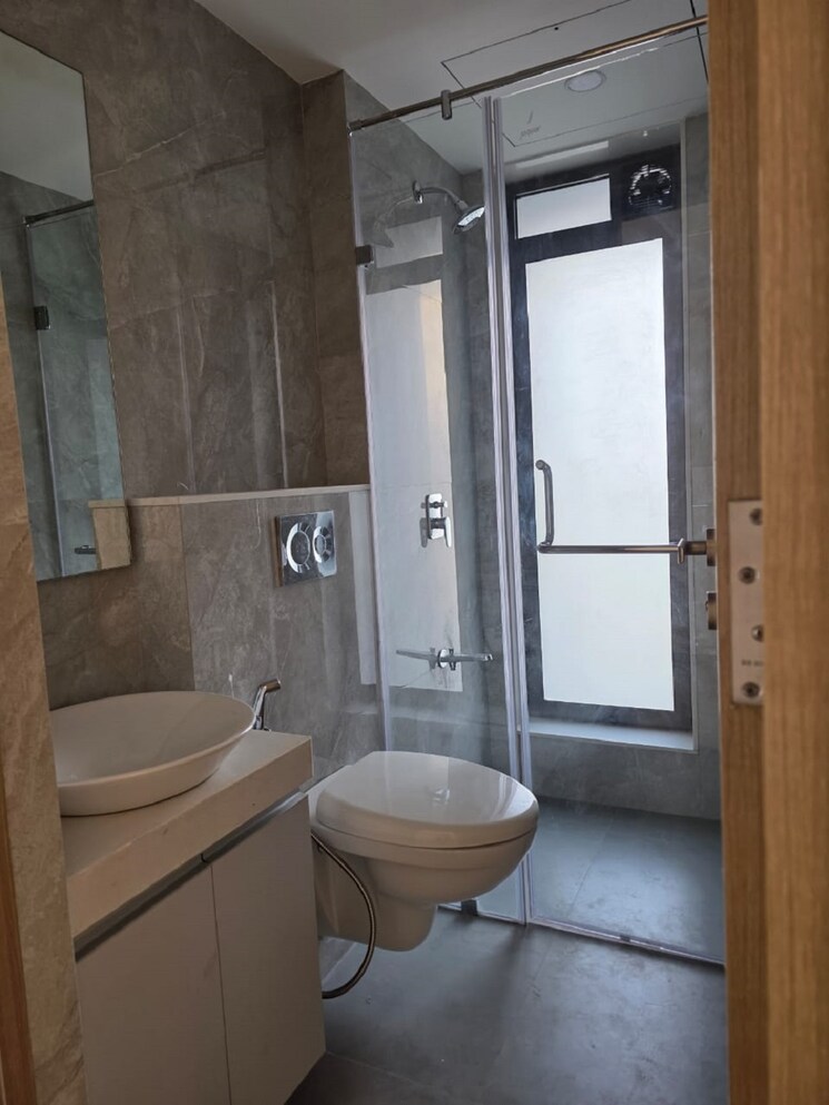 Bathroom, bandra west 3 Bedroom 1200 Sq.Ft. Apartment In Bandra West Mumbai 9318757