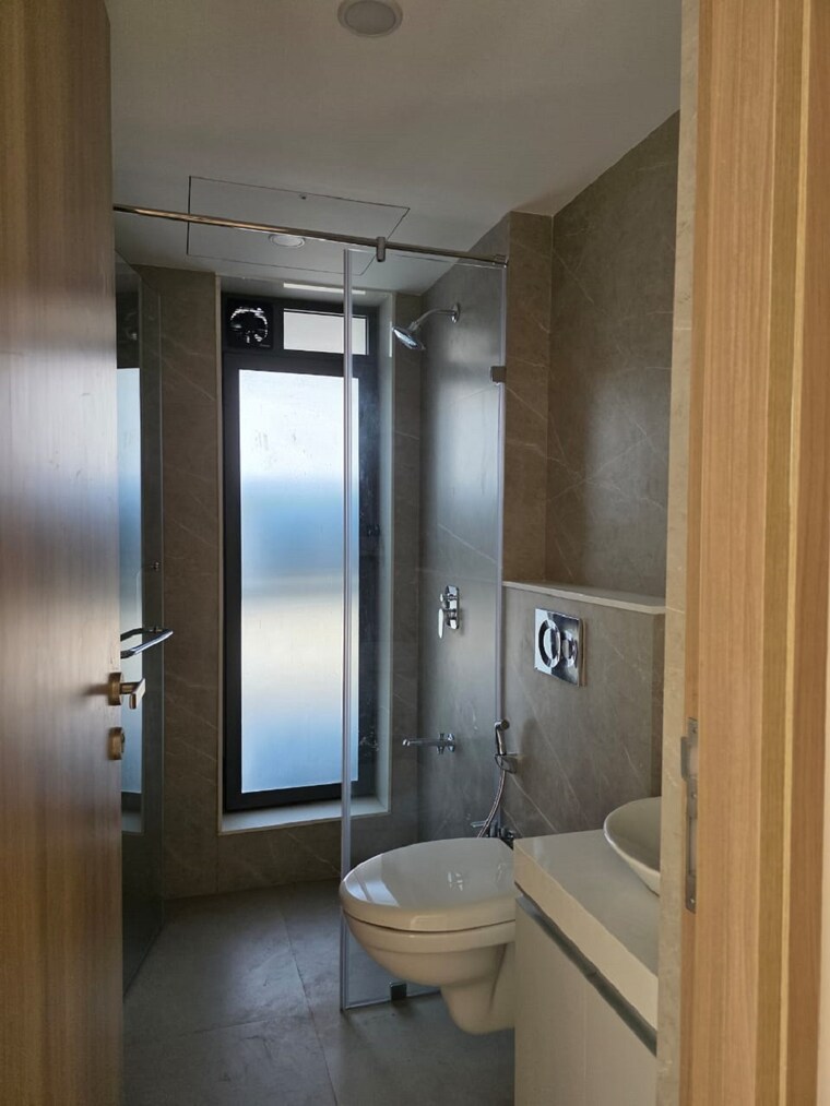 Bathroom, bandra west 3 Bedroom 1200 Sq.Ft. Apartment In Bandra West Mumbai 9318757
