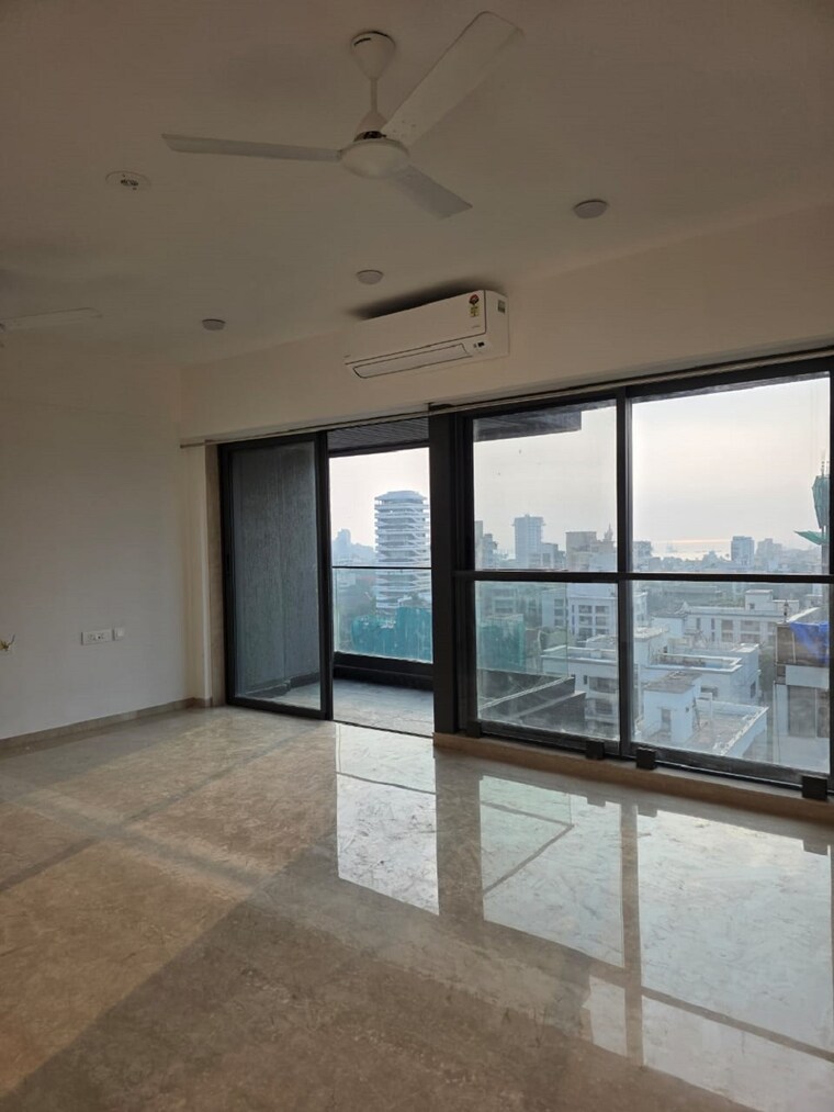 Room, bandra west 3 Bedroom 1200 Sq.Ft. Apartment In Bandra West Mumbai 9318757