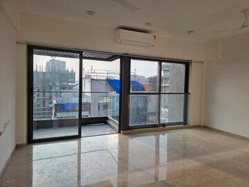 Room in 3 BHK Apartment at Bandra West – for Rent