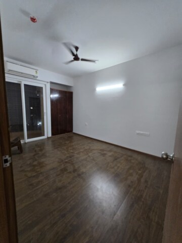 2.5 BHK Apartment For Rent in Tata Eureka Park, Sector 150