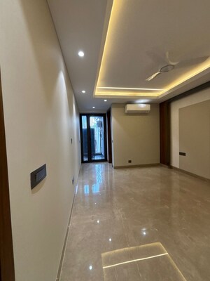 Master Bedroom in 3 BHK Builder Floor at Greater Kailash ii – for Rent