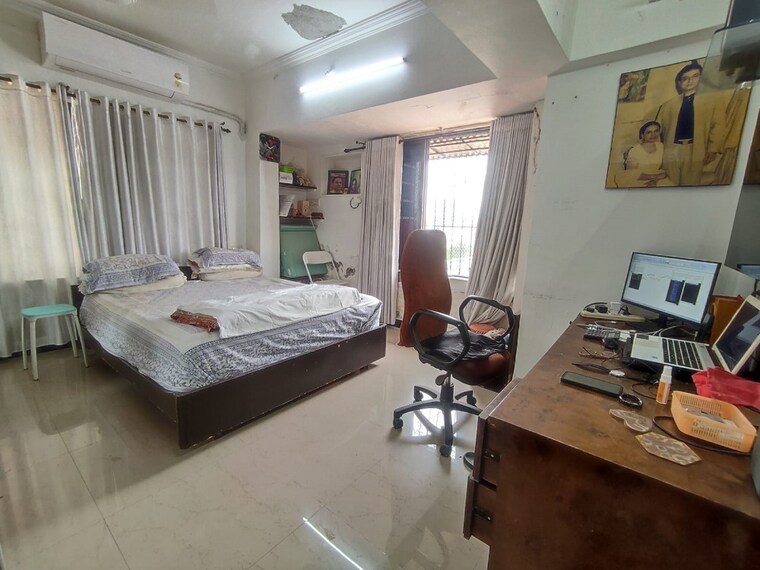 Bedroom, khar west 4 Bedroom 1400 Sq.Ft. Apartment In Khar West Mumbai 9318777