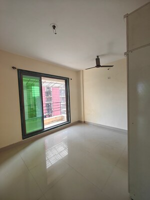 Room in 3.5 BHK Apartment at Rukmini Chaya Apartment, Seawoods – for Rent