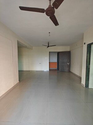 Room in 3.5 BHK Apartment at Rukmini Chaya Apartment, Seawoods – for Rent