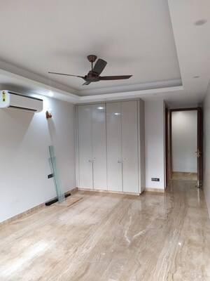 Master Bedroom in 3 BHK Builder Floor at Chittaranjan Park – for Rent
