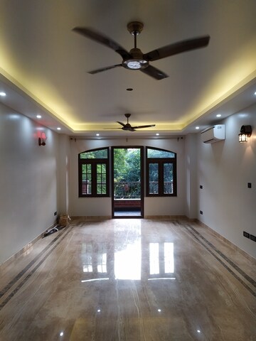 3 BHK Builder Floor For Rent in Chittaranjan Park