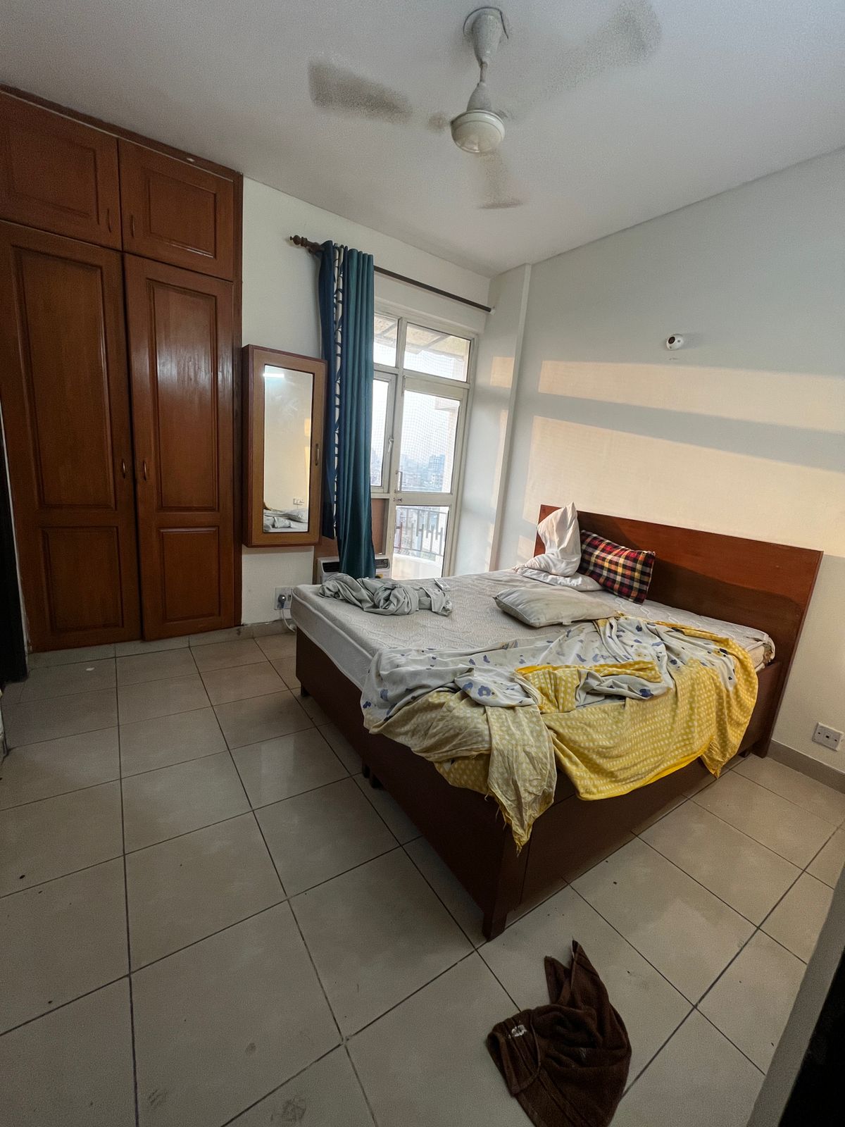 3 BHK + Study Room Apartment For Rent in Ansal Sushant Lok I