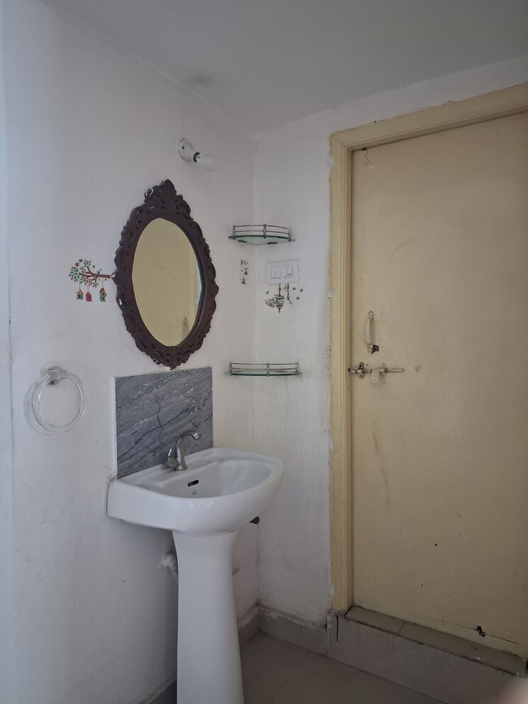 Room, kondapur 2 Bedroom 1200 Sq.Ft. Apartment In Kondapur Hyderabad 9318912