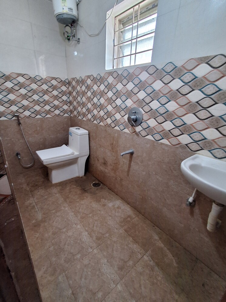 Bathroom, kondapur 2 Bedroom 1000 Sq.Ft. Apartment In Kondapur Hyderabad 9318955