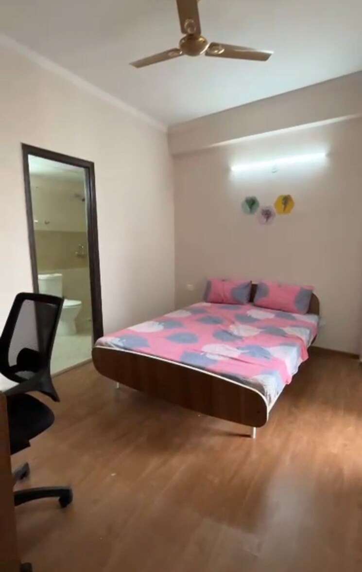 Bedroom, amrapali-golf-homes 1 RK 1595 Sq.Ft. Apartment In Sector 4 Greater Noida Greater Noida 9318938