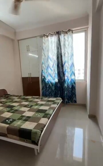 Bedroom in 1 RK Apartment at Amrapali Golf Homes, Sector 4 Greater Noida – for Rent