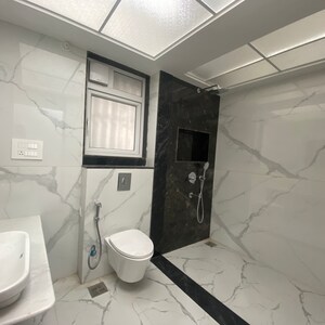 Team Area in 5 BHK Apartment at Aundh – for Rent