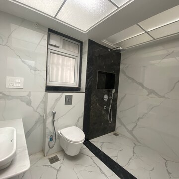 Team Area in 5 BHK Apartment at Aundh – for Rent