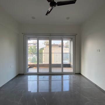 Room in 5 BHK Apartment at Aundh – for Rent
