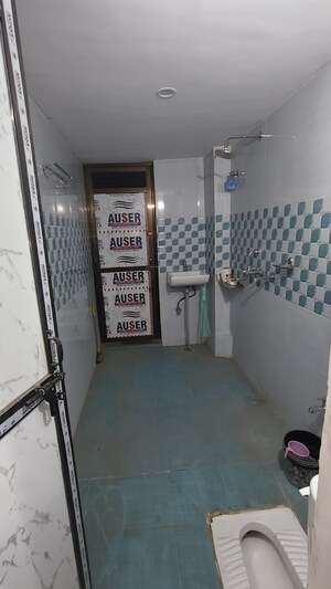 Attached Bathroom in Studio Independent House at Chitaipur – for Rent