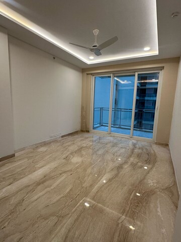 Room in 3.5 BHK Apartment at Ambience Creacions, Sector 22 – for Rent