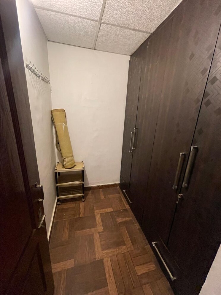 Bathroom, hazratganj 3 Bedroom 1249 Sq.Ft. Apartment In Hazratganj Lucknow 9319032