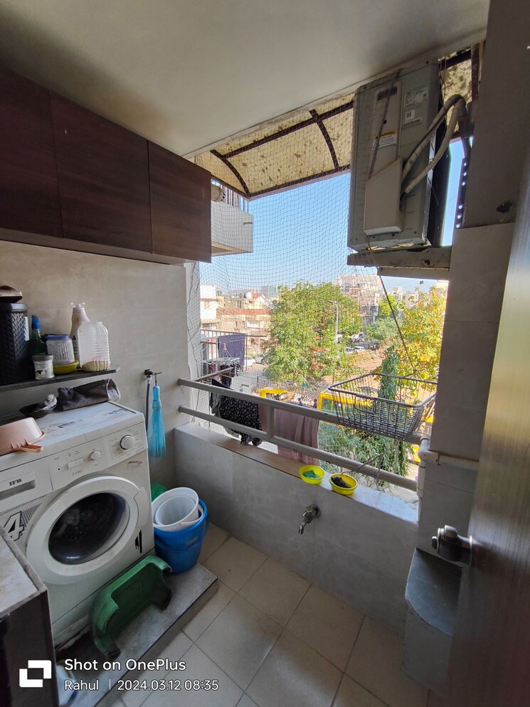 Washroom, prahlad nagar 3 Bedroom 1800 Sq.Ft. Apartment In Prahlad Nagar Ahmedabad 9319034