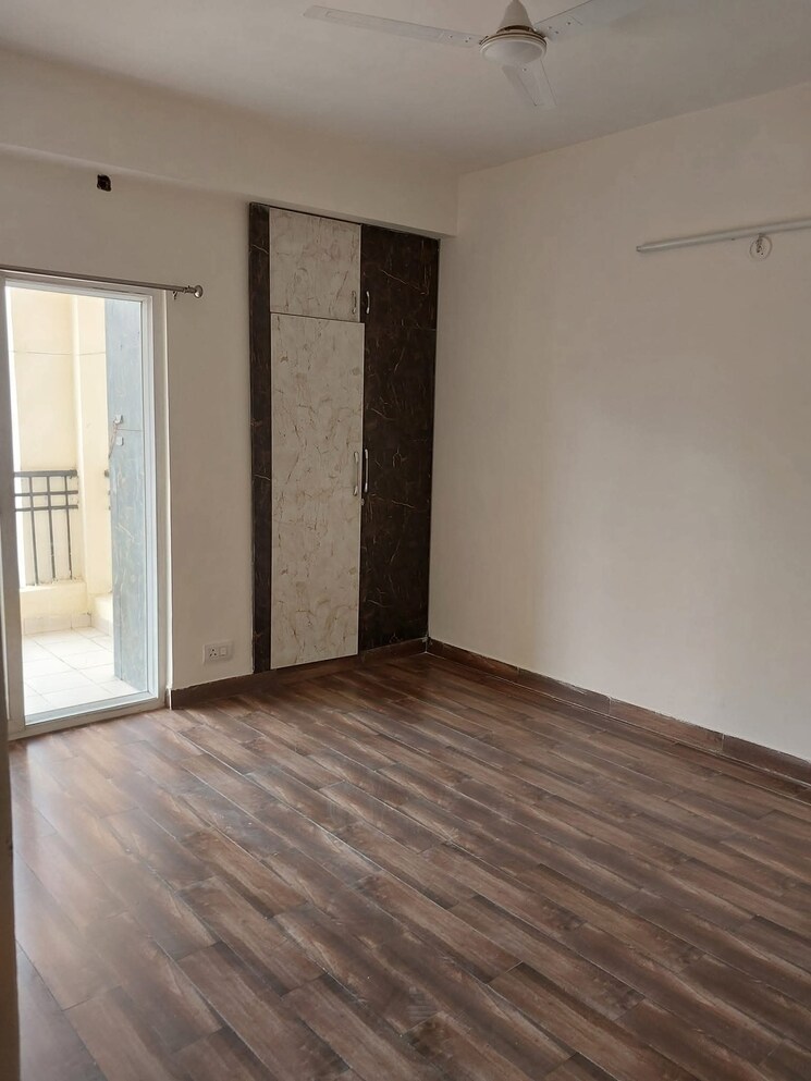 Room, nirala-greenshire 2.5 Bedroom 1185 Sq.Ft. Apartment In Sector 2 Greater Noida Greater Noida 9319090
