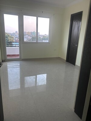 Room in 2.5 BHK Apartment at Godawari Agrasen Heights, Sitapur Road – for Rent