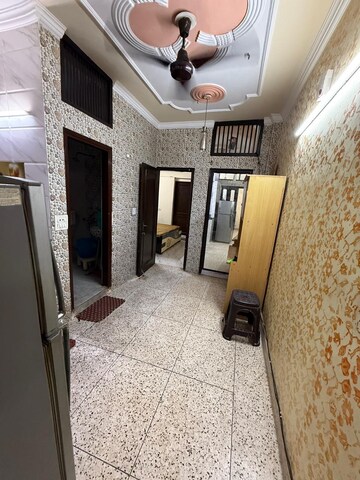Furnished Amenities in 2 BHK Builder Floor at Lajpat Nagar – for Rent