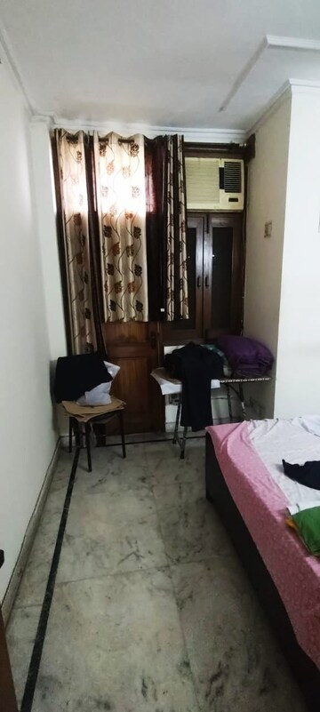 Furnished Amenities in 2 BHK Builder Floor at Lajpat Nagar – for Rent