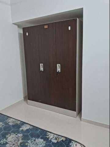 Room in 2 BHK Apartment at Metropolis Aquaris Phase 2, Kasarvadavali – for Rent