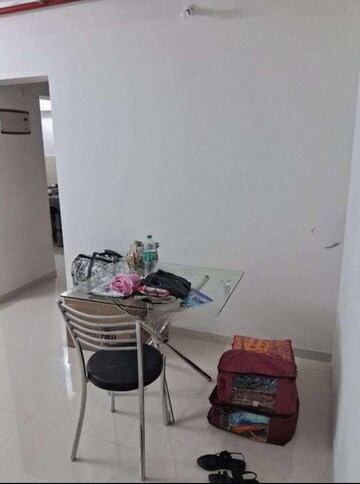Furnished Amenities in 2 BHK Apartment at Metropolis Aquaris Phase 2, Kasarvadavali – for Rent