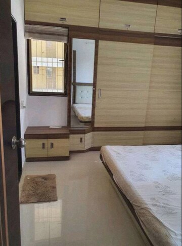 Room in 2 BHK Apartment at Cosmos Horizon, Thane West – for Rent