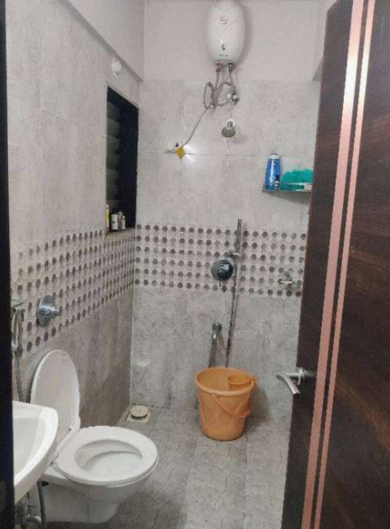 Bathroom, kishor-sukur-enclave-a 2 Bedroom 509 Sq.Ft. Apartment In Ghodbunder Road Thane 9319124