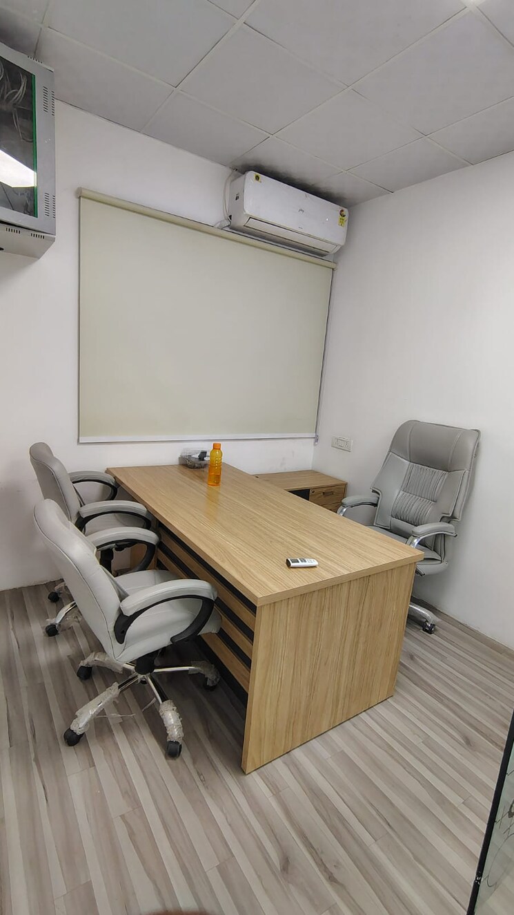 Team Area, sector 16 Commercial Office Space 850 Sq.Ft. In Sector 16 Noida 9319126