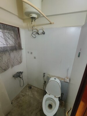 Bathroom in 2.5 BHK Villa at Defence Colony – for Rent
