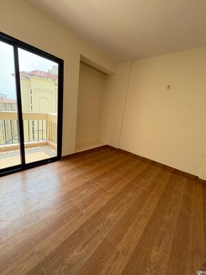 Room in 3.5 BHK Apartment at Shalimar Mannat, Faizabad Road – for Sale