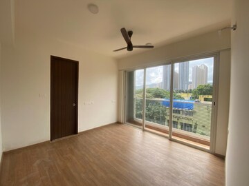 Room in 1 BHK Apartment at Embassy One Thane, Panch Pakhadi – for Rent